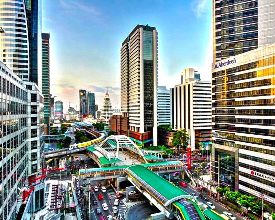 Chateau De Sukhumvit Aparthotel Bangkok Exterior photo